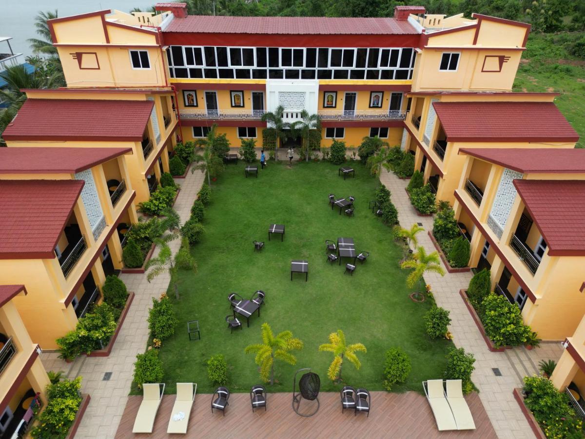 Tampara Resort Chatrapur 外观 照片
